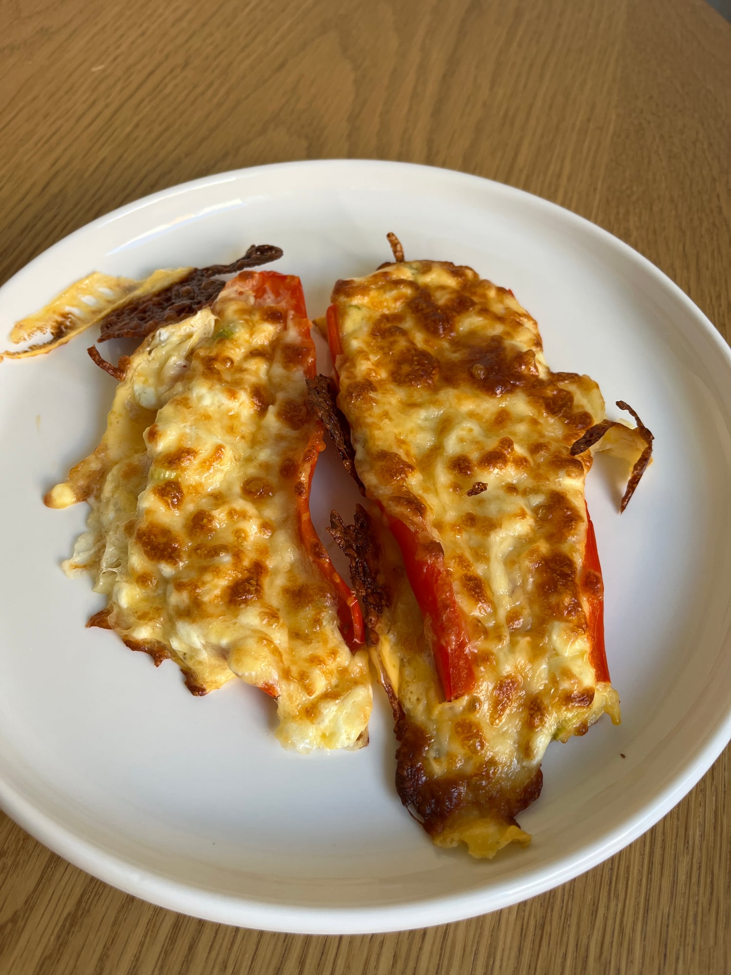Punjene crvene paprike